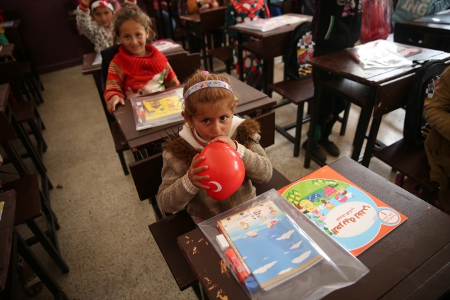 Terörden temizlenen Afrin’de çocuklar ders başı yaptı
